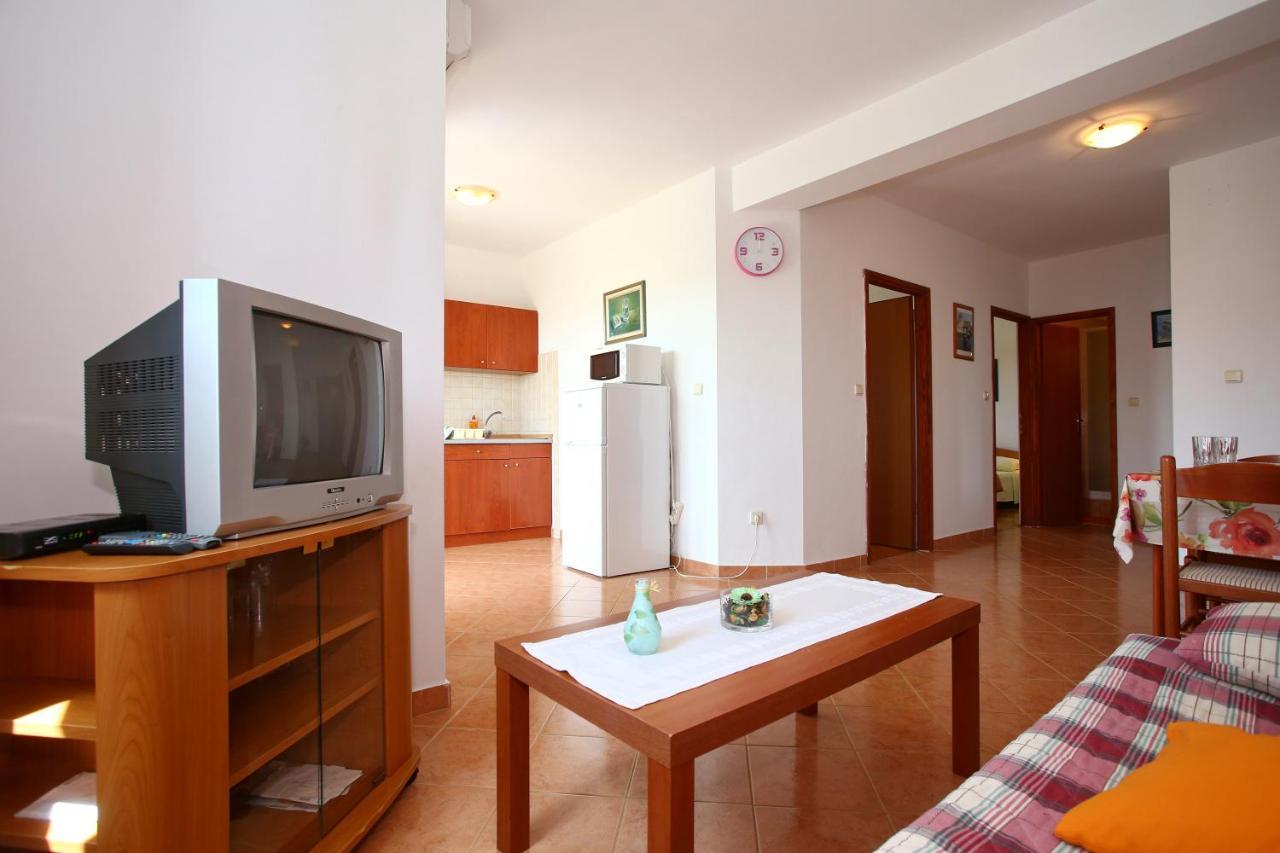 Apartments Vila Ana Селине Экстерьер фото