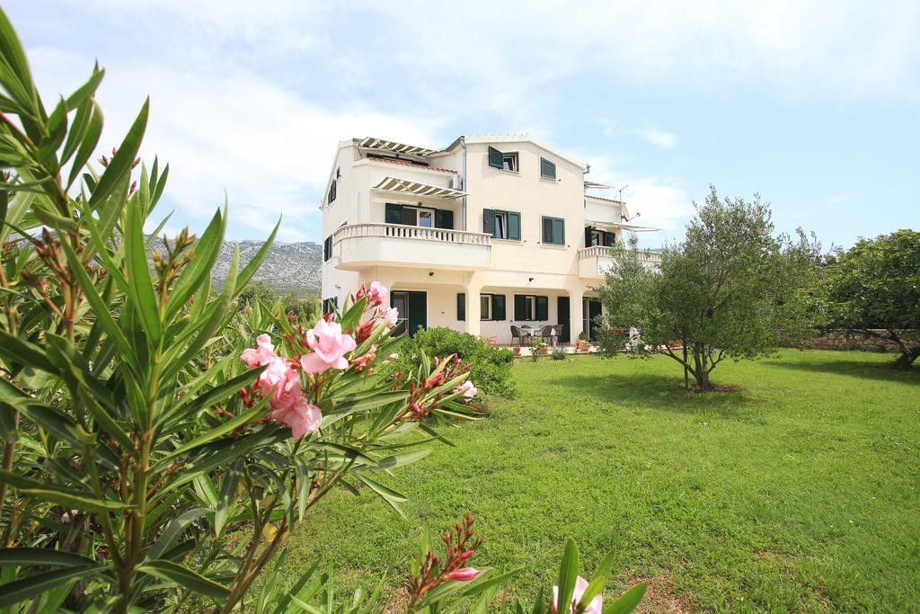 Apartments Vila Ana Селине Экстерьер фото